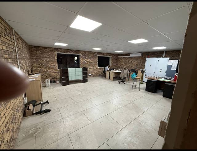 1,800M² WAREHOUSE TO LET IN UMBILO